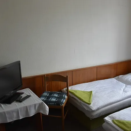 Alexander 2* Prága