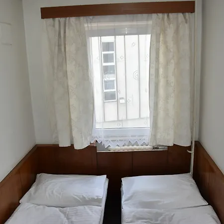 Alexander Hotel 2*