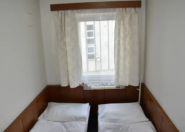 Alexander Hotel 2*